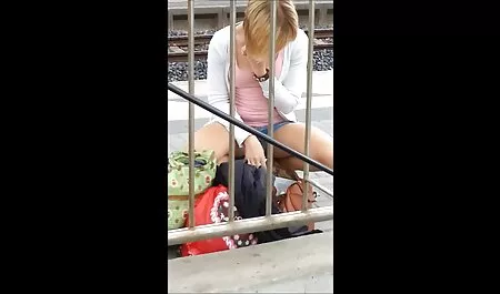 Natalya uno en la hierba y gorditas desvirgadas no solo