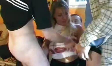 Dos videos de gordas lesvianas blanco y negro saben mucho sobre la alegría de acariciar
