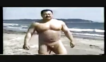 Un estudiante invita gordas lindas cojiendo a un hombre para sexo