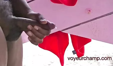 Las gordas bien culonas mujeres se lamen las piernas delgadas
