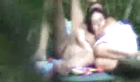 Mona gorditas con negros xxx Lisa, desnudándose en la calle