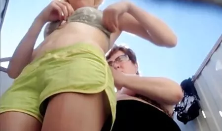 Recoger videos de gordas desnudas Elsa, con vistas a la ciudad