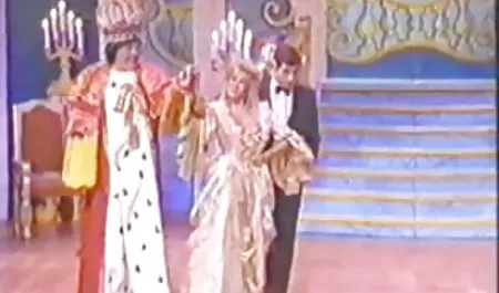 Latin glory se masturba con manos hábiles lesbianas gordas tetonas