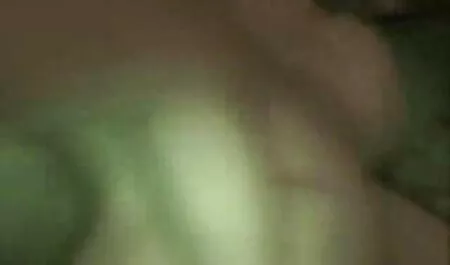 Esposa rubia se sienta en la cara del Chico y el borde negras gordas culonas porno del dedo